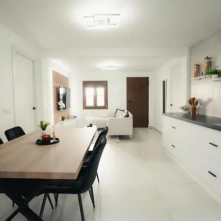 Modern Andalusian House One Minute From The * Фуэнхирола