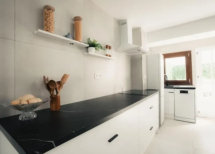 Modern Andalusian House One Minute From The *