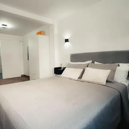 Modern Andalusian House One Minute From The Appartement