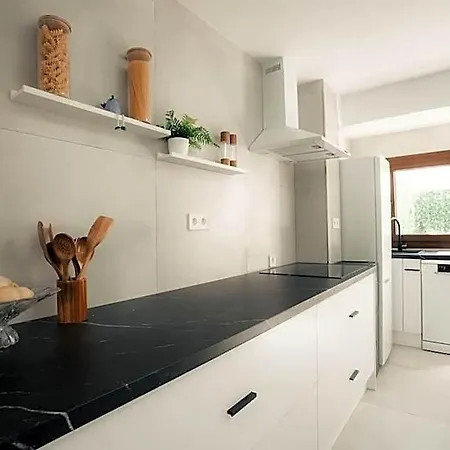 Modern Andalusian House One Minute From The Apartment *