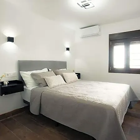 Modern Andalusian House One Minute From The Apartment *