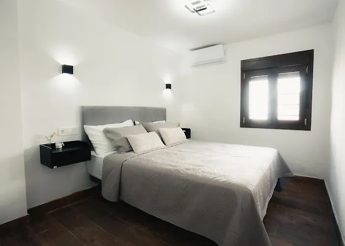 Modern Andalusian House One Minute From The